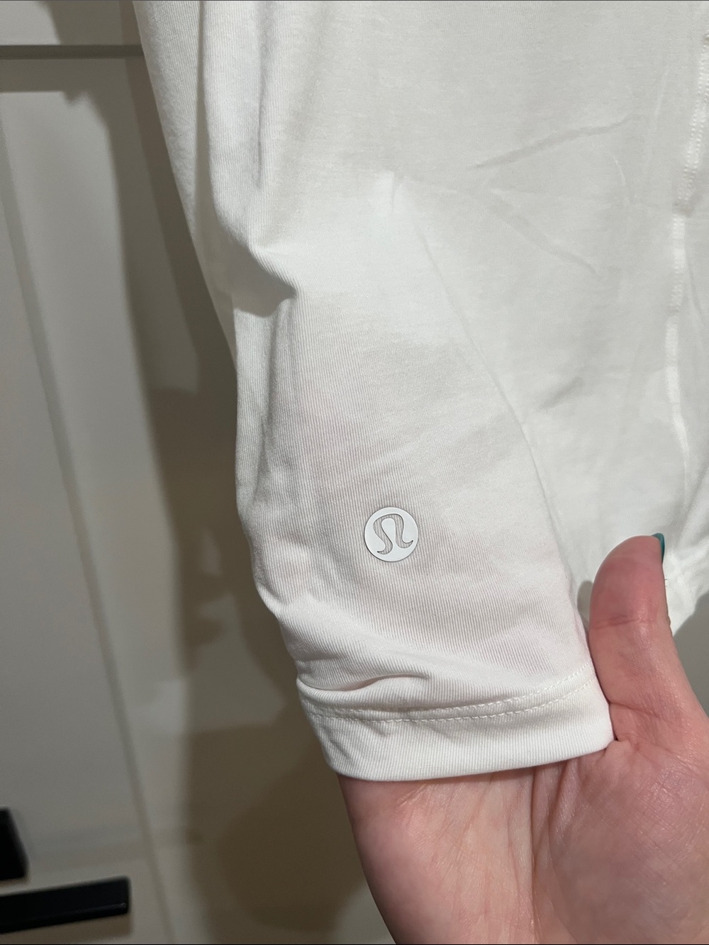 Lululemon White Twist-Front Women's Tee - Picture 6 of 6
